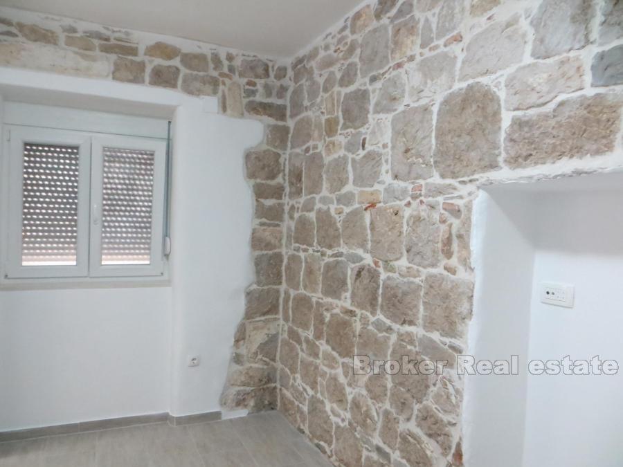 Odnowiony apartament z jedną sypialnią, na sprzedaż