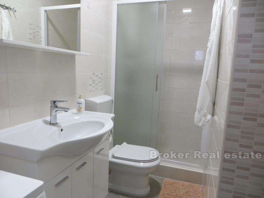 Odnowiony apartament z jedną sypialnią, na sprzedaż