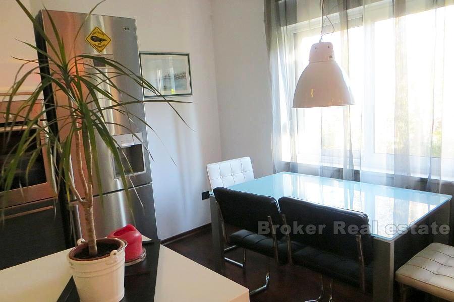Bol, Two bedroom apartment near city center, for sale
