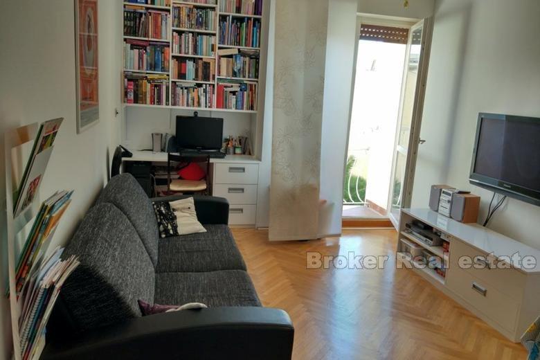 Beautiful one bedroom apartment, district Trstenik