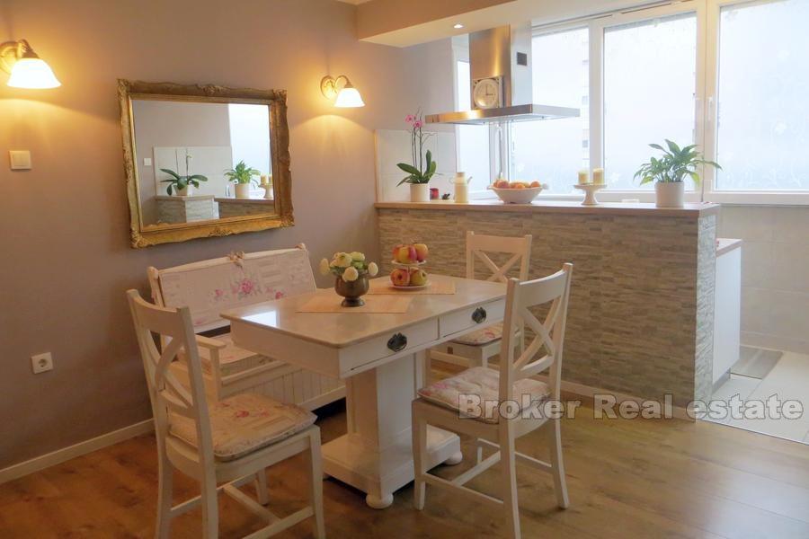 Całkowicie wyremontowany apartament w centrum miasta