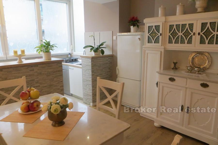 Całkowicie wyremontowany apartament w centrum miasta