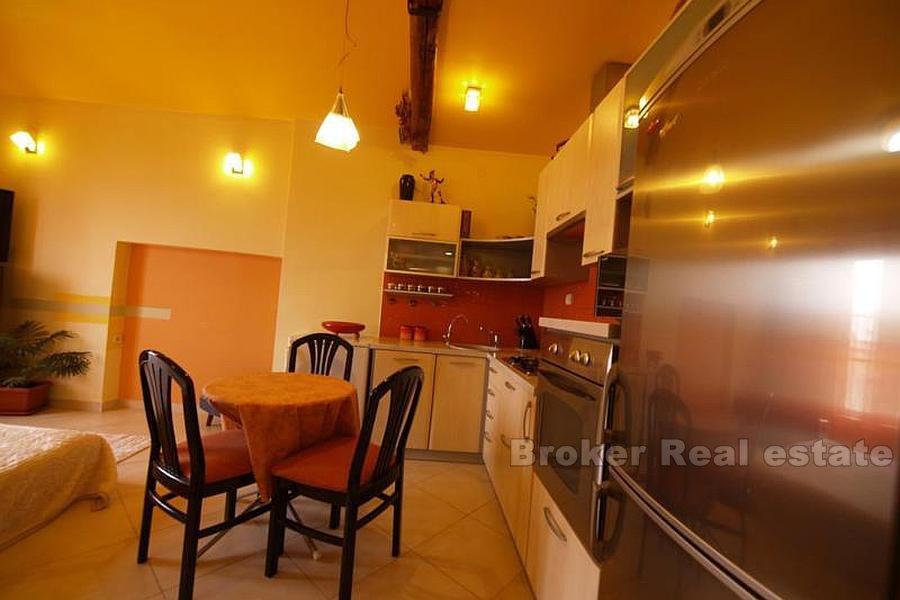 Appartement sur le côté ouest du front de mer, à vendre