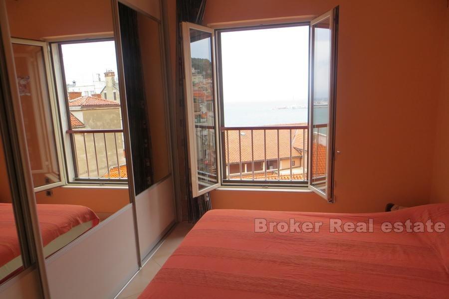 Appartement sur le côté ouest du front de mer, à vendre