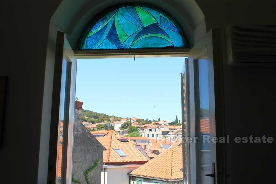 Appartement trois chambres au centre, à vendre