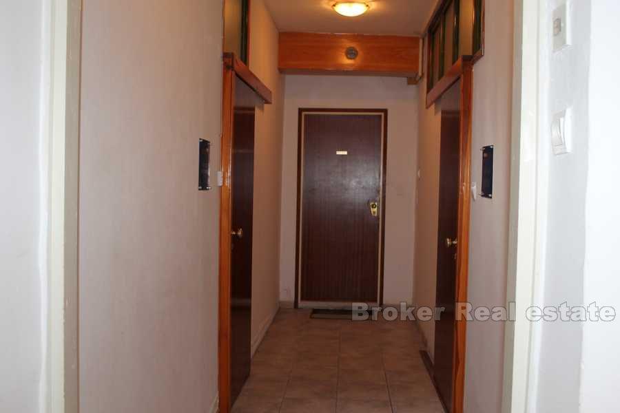 Appartement trois chambres au centre, à vendre