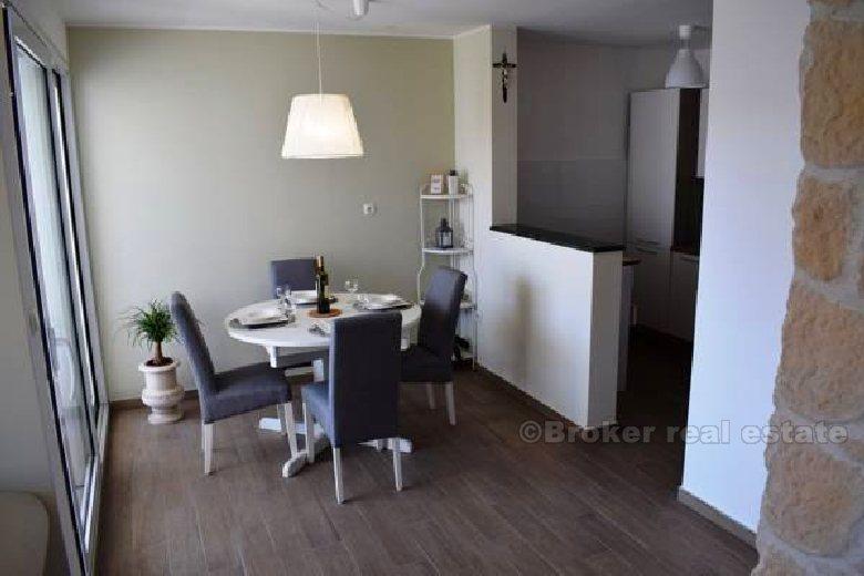 Apartament z trzema sypialniami, obszar Znjan, wynajem długoterminowy