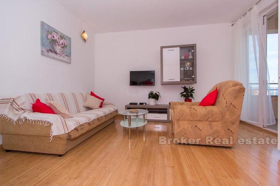 Appartement trois chambres, quartier Znjan, à louer