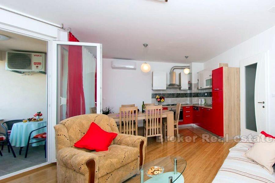 Dreizimmerwohnung, Bezirk Znjan, zu vermieten