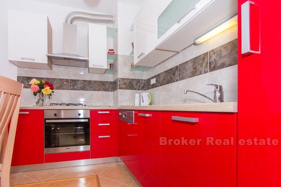 Appartement trois chambres, quartier Znjan, à louer