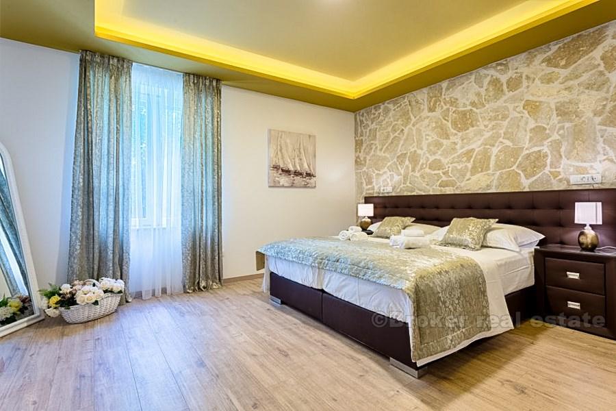 Appartement de trois chambres sur Bacvice, à vendre