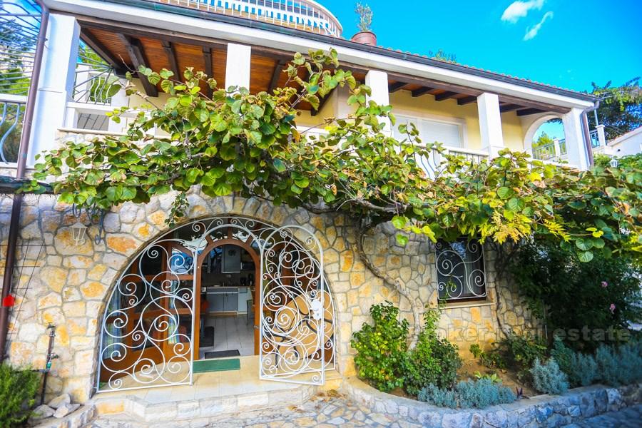 Maison individuelle avec vue sur la mer, à vendre
