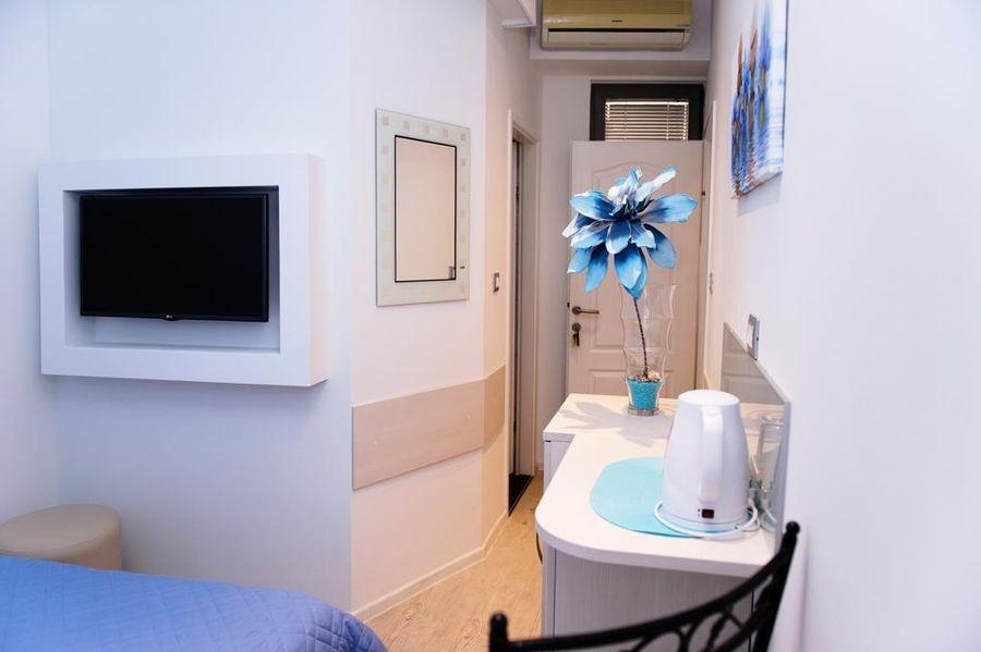 House with business space and apartment, for sale