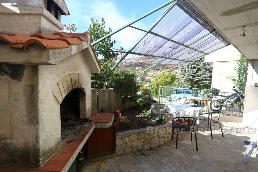 Maison inachevée sur 3 étages, à vendre