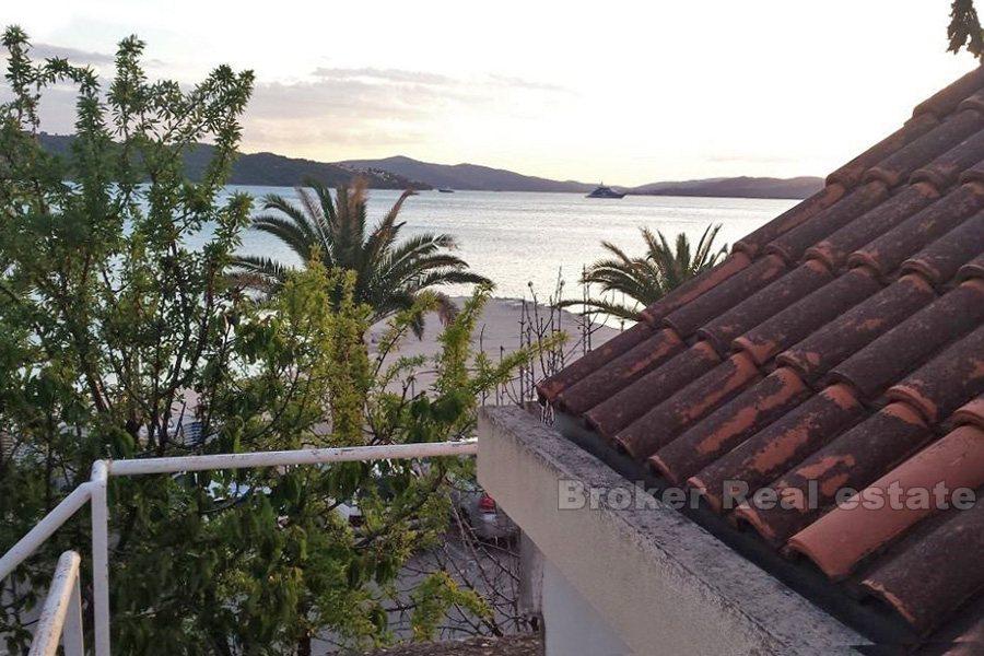 House, first row to the sea, for sale