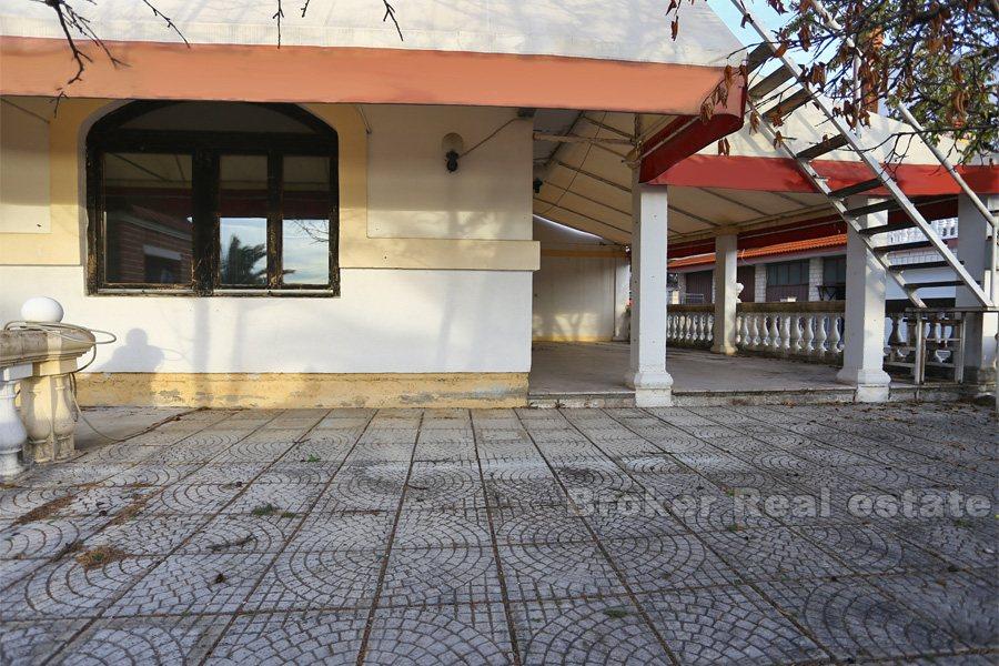 House, first row to the sea, for sale