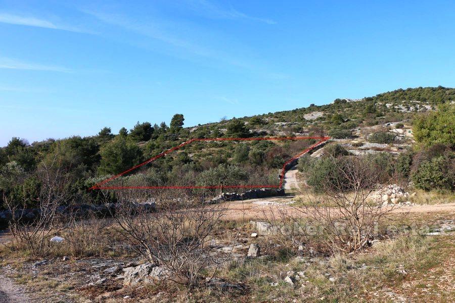 Terreno edificabile in una posizione tranquilla, in vendita