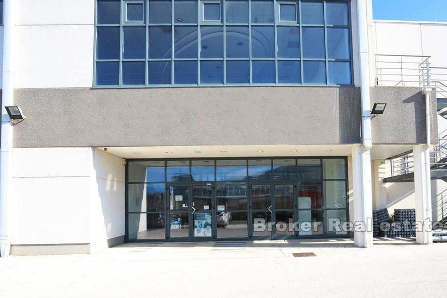 Výstavní a administrativní budova nedaleko Splitu