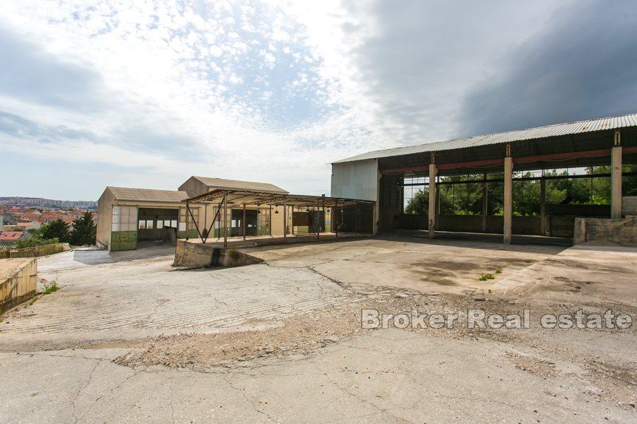 Складские помещения и производственные цеха