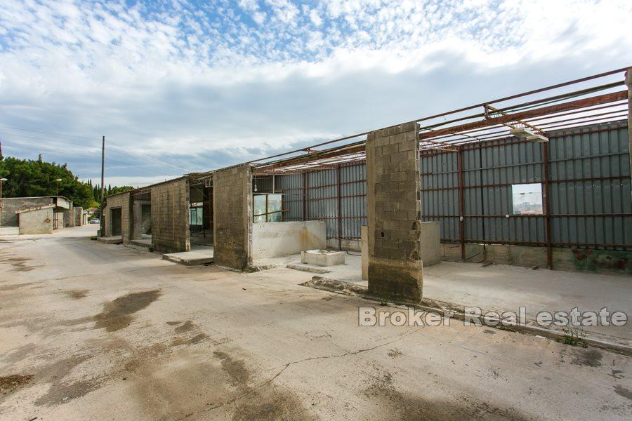 Lagerräume und Produktionshallen