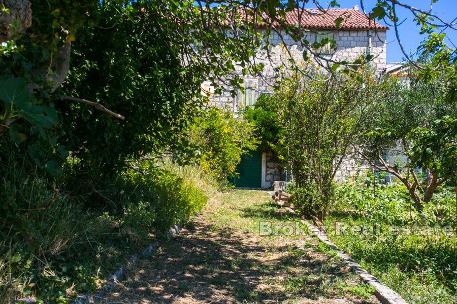 Una vecchia casa di pietra dalmata