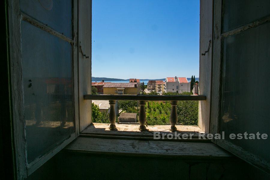 Una vecchia casa di pietra dalmata