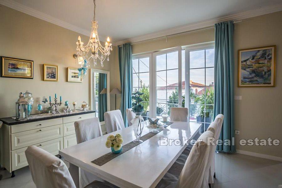 Maison joliment décorée dans la région de Split