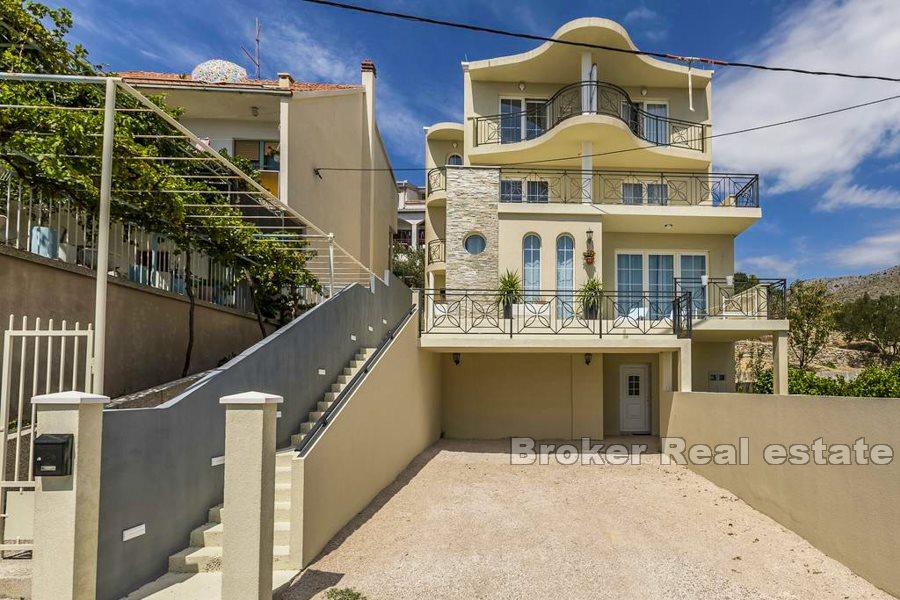 Beautifully decorated house in Split area