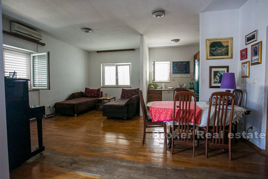 Семейный дом с видом на море