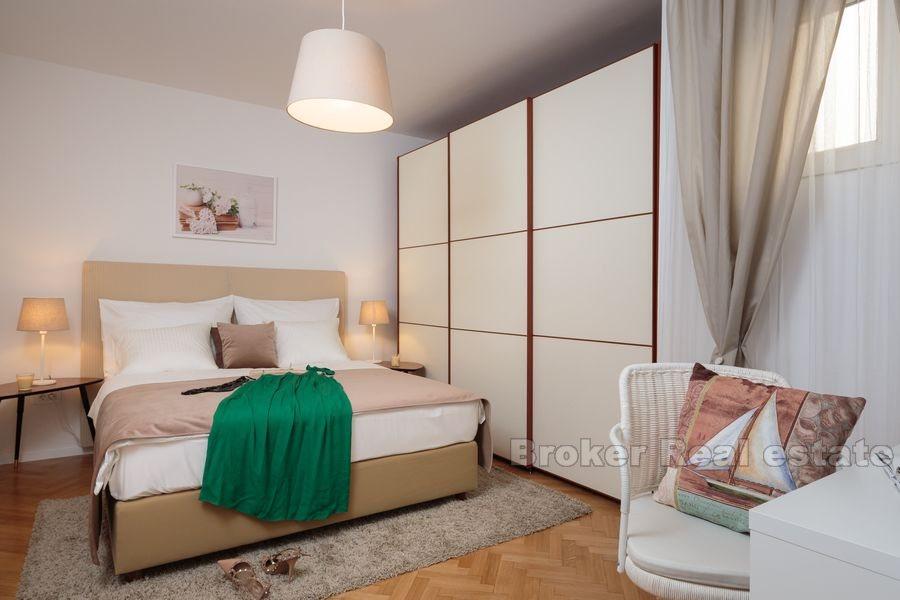Trstenik, attraente appartamento con tre camere da letto, in vendita