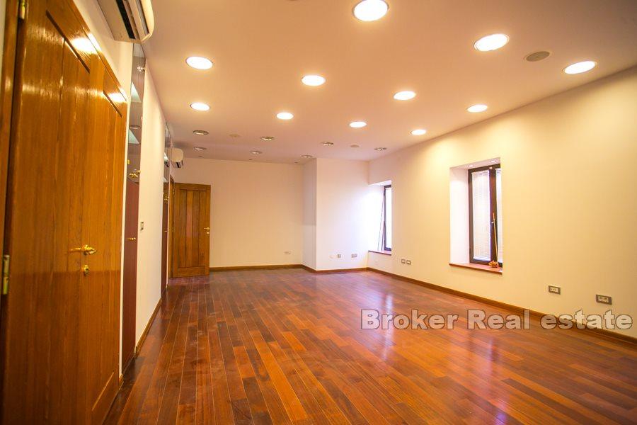 Representative office space on the Split promenade