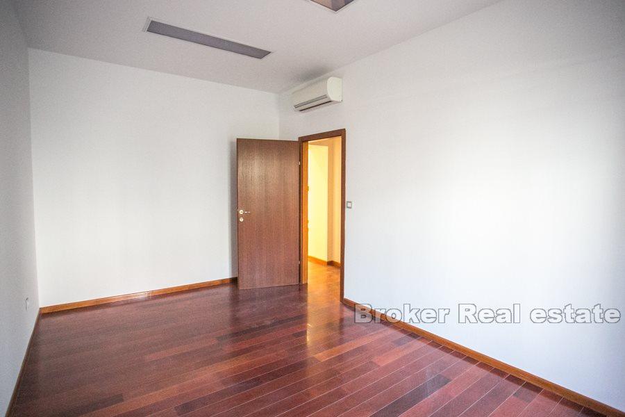 Representative office space on the Split promenade