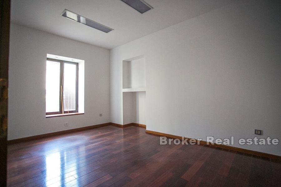 Representative office space on the Split promenade