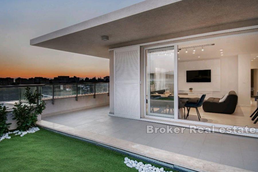 Moderní přístřešek s výhledem na moře