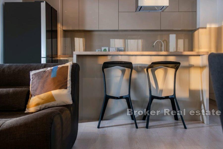 Современный пентхаус с видом на море