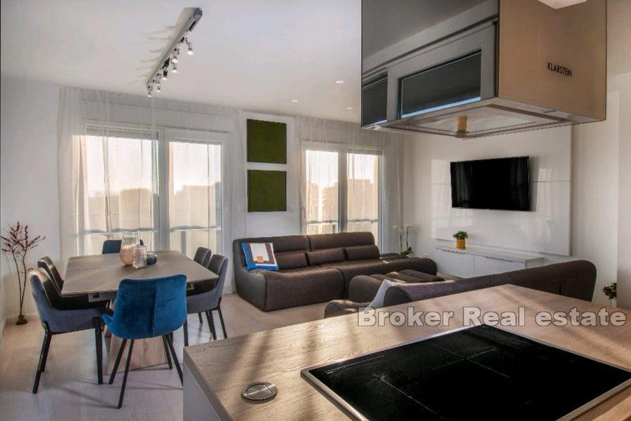 Moderní přístřešek s výhledem na moře