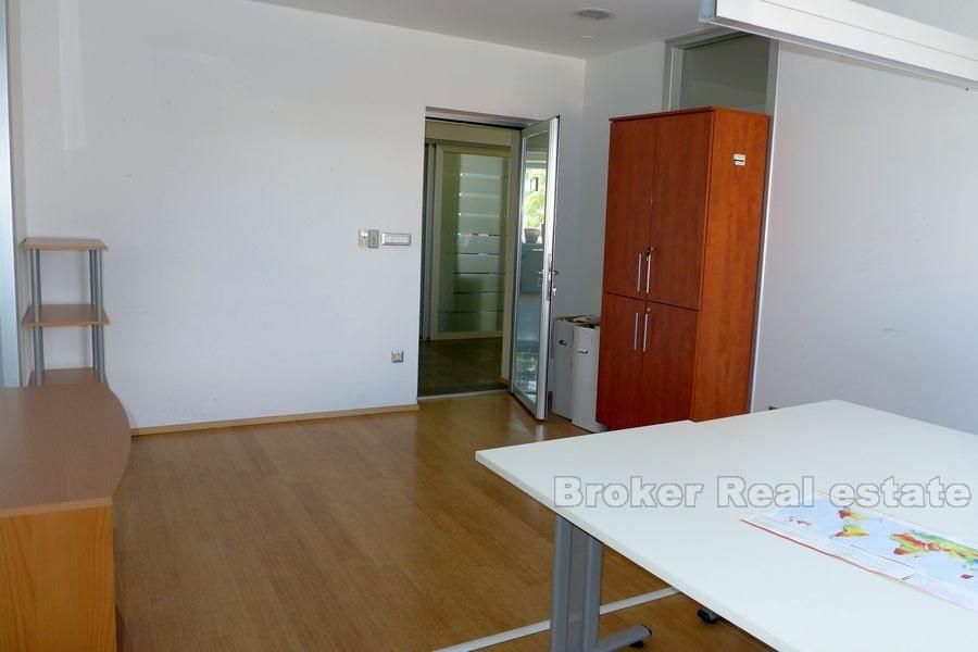 Bol, Büroflächen, zu verkaufen