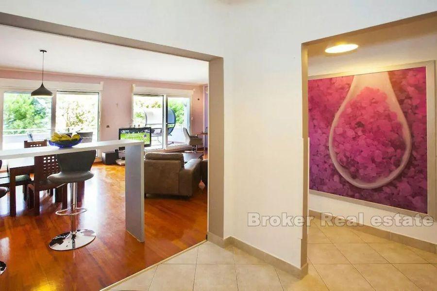 Trzypokojowe mieszkanie nad morzem, na sprzedaż