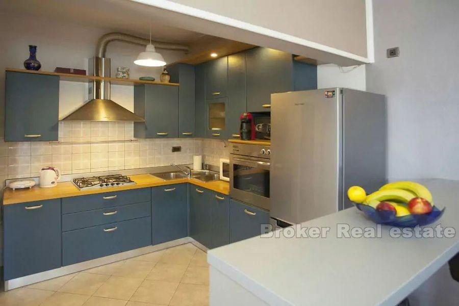 Trzypokojowe mieszkanie nad morzem, na sprzedaż