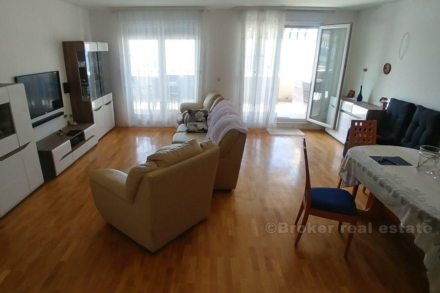 Komfortable 2-Zimmer-Wohnung, 1. Reihe, zu verkaufen