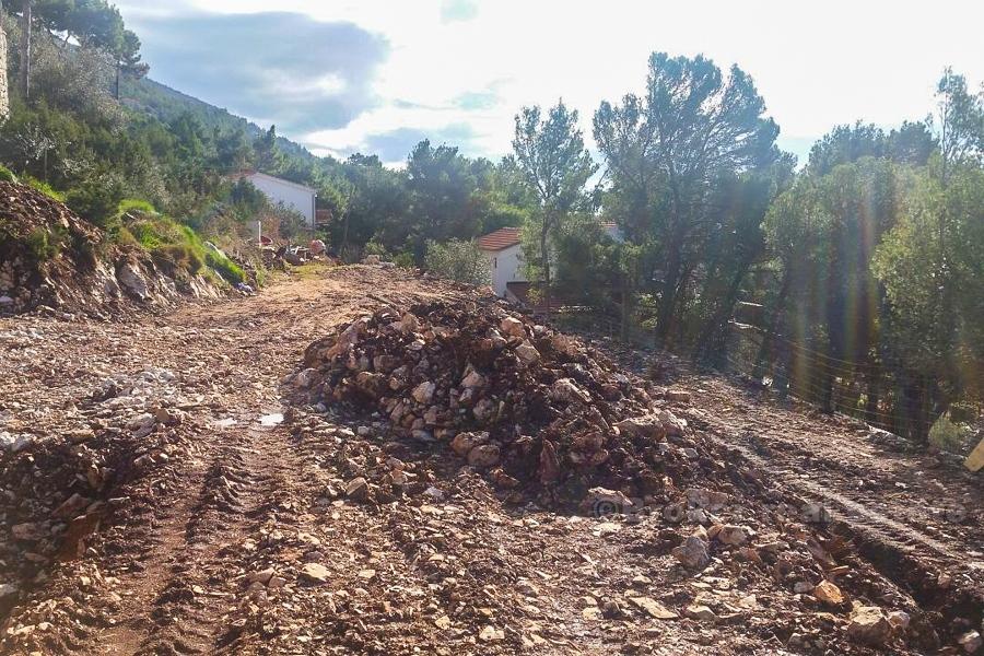 Attraktiv mark med havsutsikt, till salu