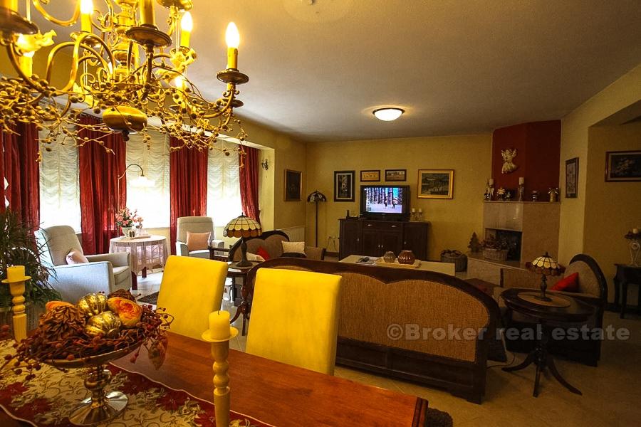 Beautiful house near the sea, for sale