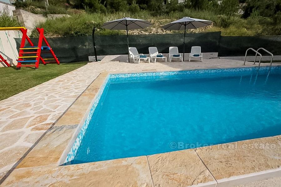 Fristående hus med pool, försäljning