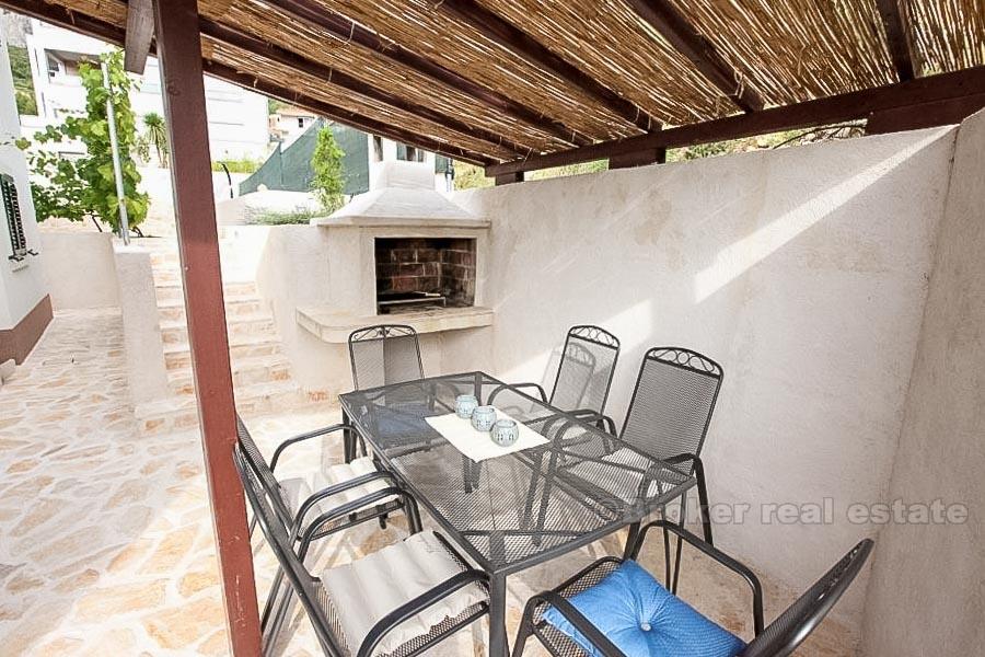 Casa indipendente con piscina, vendita