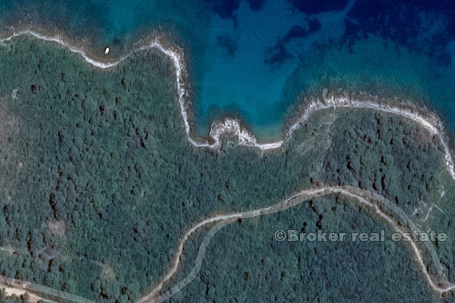 Terra attraente, in prima fila al mare, in vendita