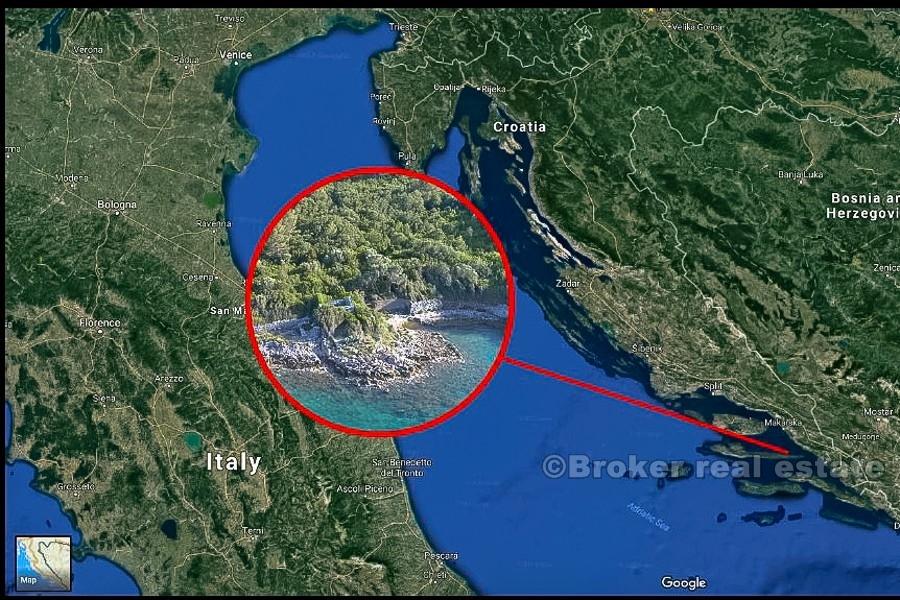 Terra attraente, in prima fila al mare, in vendita