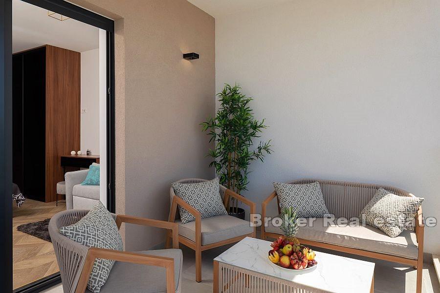 Villa with swimming pool, for sale