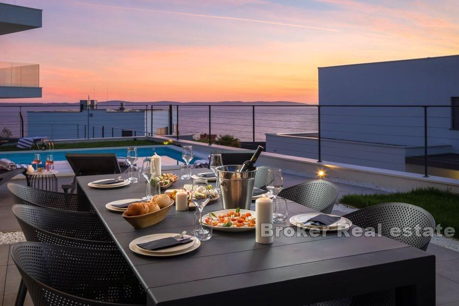 Villa with swimming pool, for sale