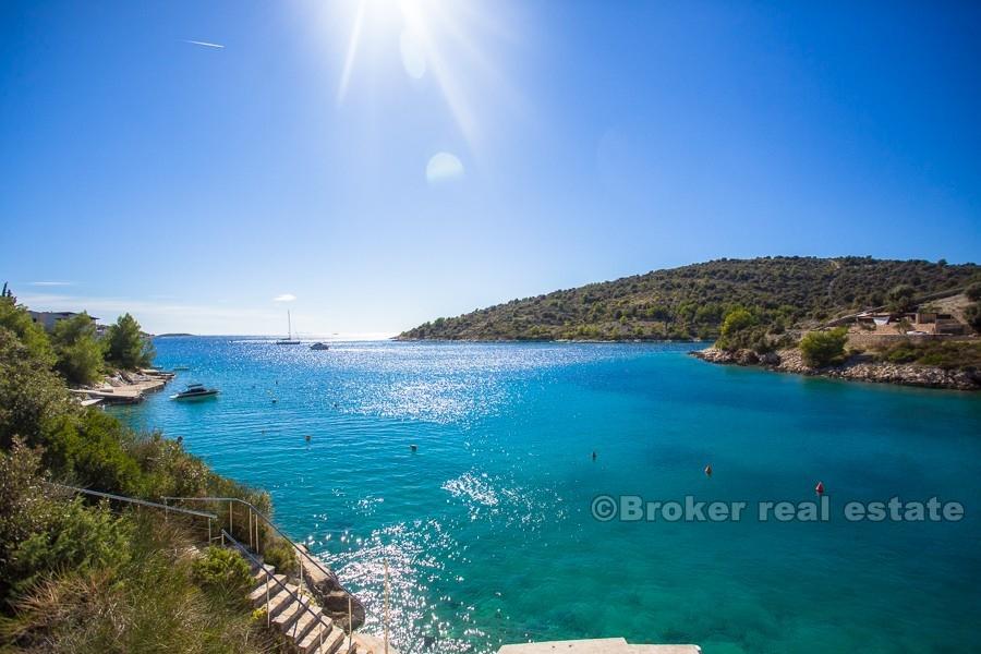 Building land by the sea, for sale