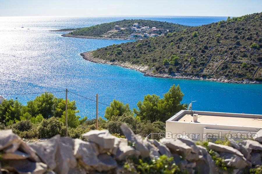 Building land by the sea, for sale